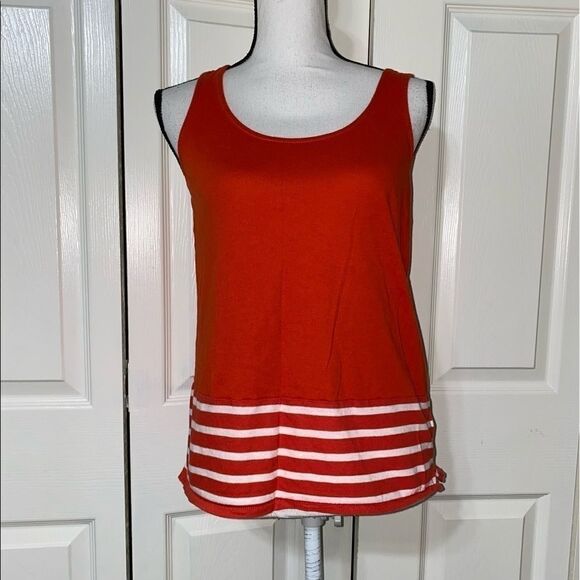 Gap sleeveless tank striped bottom - Picture 2 of 9
